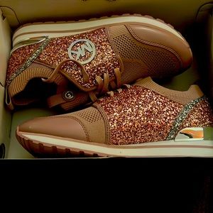 Michael Kors Dash Knit Trainer. Size 9M Royal Pink